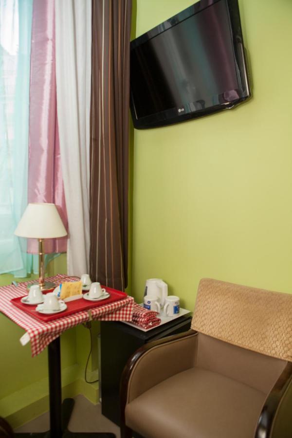 Bed and Breakfast Club246 Paris Saint Martin Exteriér fotografie