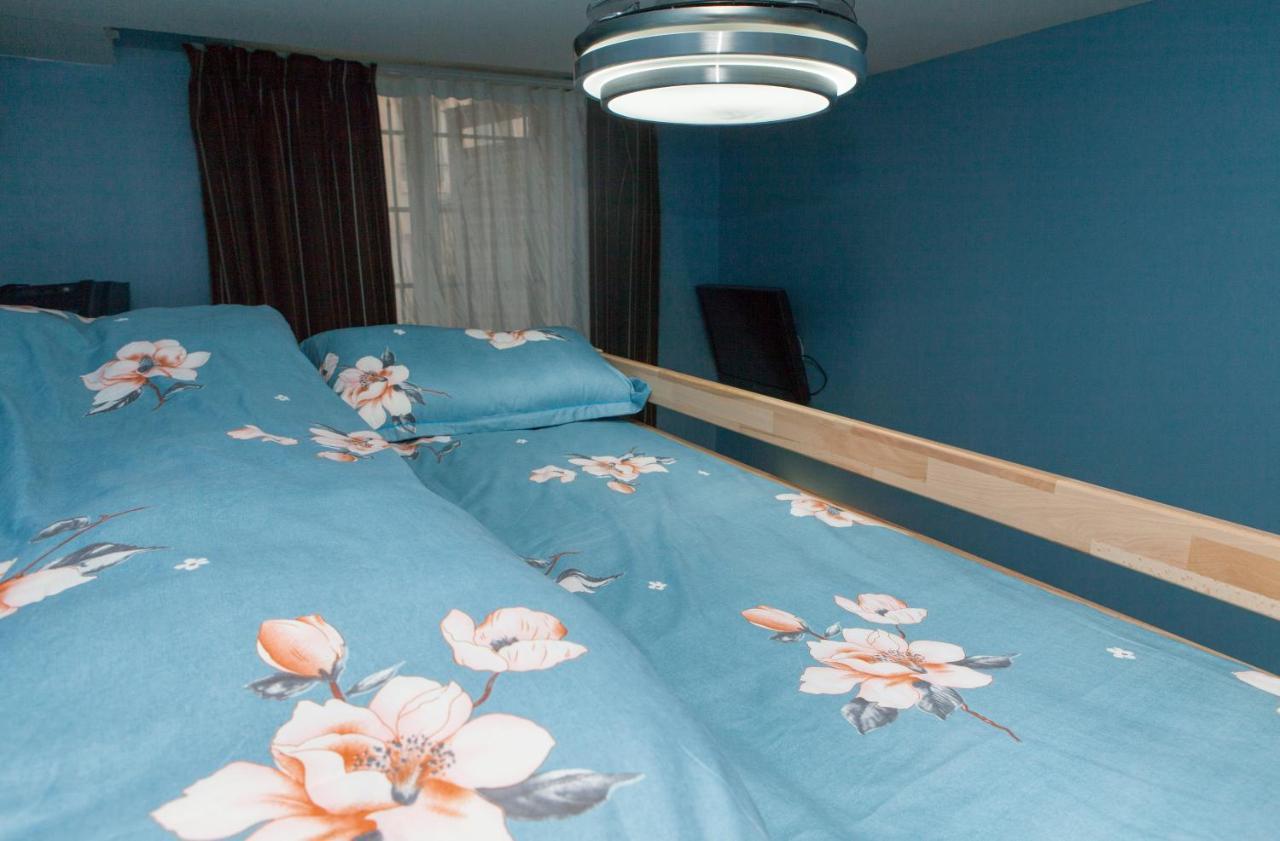 Bed and Breakfast Club246 Paris Saint Martin Exteriér fotografie